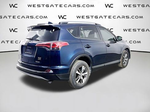Used 2018 Toyota RAV4 XLE AWD/4WD image 5