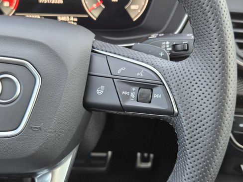 Used 2025 Audi SQ5 Prestige AWD/4WD image 23