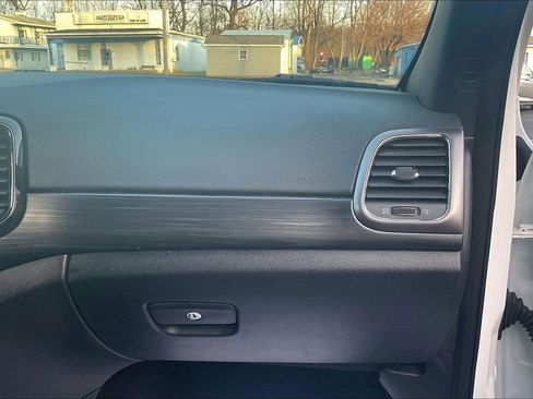 Used 2021 Jeep Grand Cherokee Freedom Edition image 15