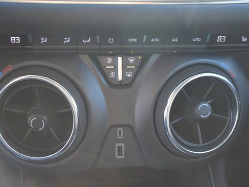 Used 2025 Chevrolet Blazer LT image 26