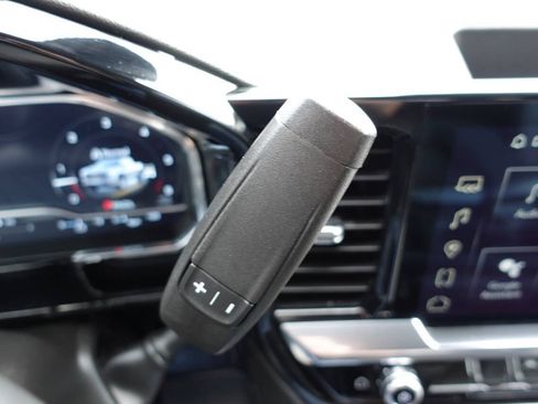 Used 2024 GMC Sierra 1500 Elevation image 51