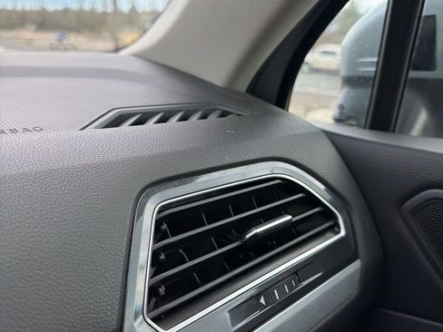 Used 2020 Volkswagen Tiguan S image 47