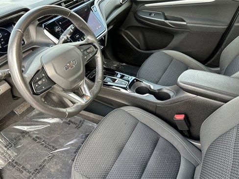 Certified 2022 Chevrolet Bolt EUV LT w/ Comfort Package image 9