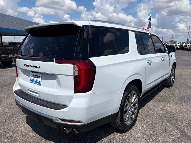 Used 2026 GMC Yukon XL Denali w/ Denali Reserve Package AWD/4WD image 5