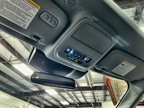 Used 2022 Ford Explorer Limited w/ Limited Technology Package image 33