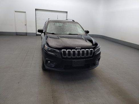 Used 2019 Jeep Cherokee Latitude Plus w/ Cold Weather Group AWD/4WD image 14