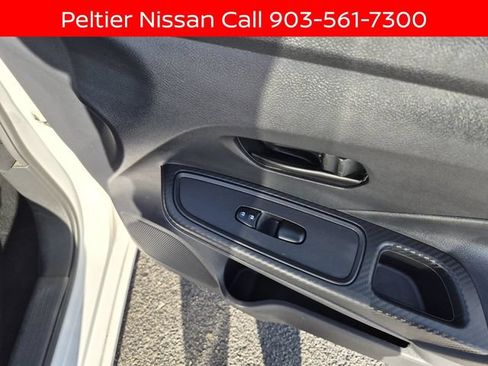 Used 2021 Nissan Versa S FWD image 12