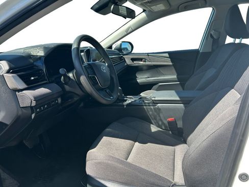 Used 2025 Toyota Camry LE image 10