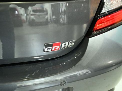 Used 2022 Toyota GR86 Premium image 15