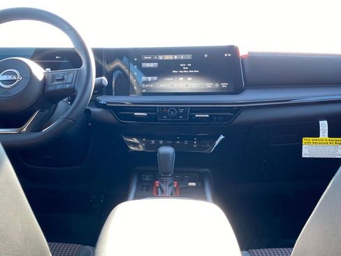 New 2025 Nissan Kicks SR image 24