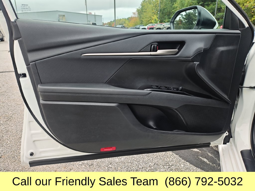 Certified 2025 Toyota Camry SE FWD image 11