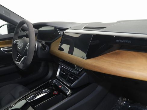 Used 2023 Audi e-tron GT Premium Plus image 50
