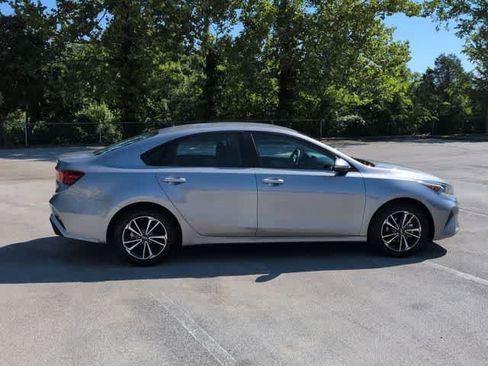 Used 2024 Kia Forte LXS FWD image 9