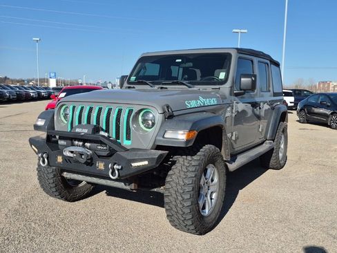 Used 2018 Jeep Wrangler Unlimited Sport image 6
