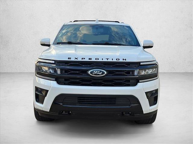 Used 2023 Ford Expedition Limited AWD/4WD image 2