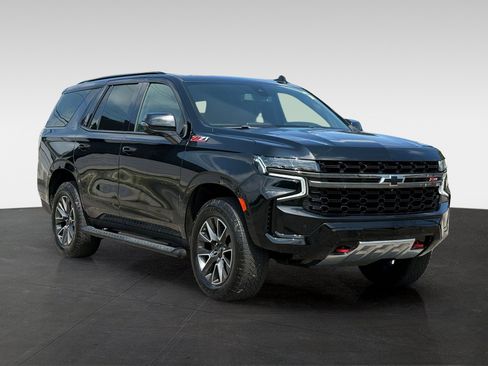 Used 2021 Chevrolet Tahoe Z71 w/ Luxury Package AWD/4WD image 3