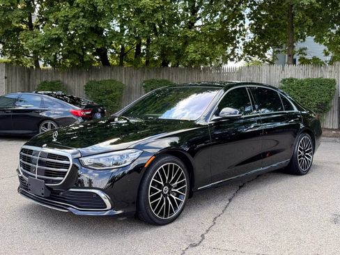 Used 2022 Mercedes-Benz S 500 4MATIC image 2