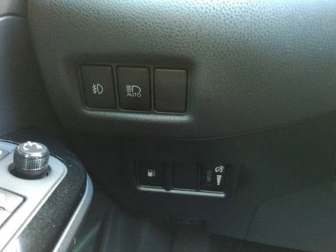 Used 2019 Toyota C-HR Limited image 33