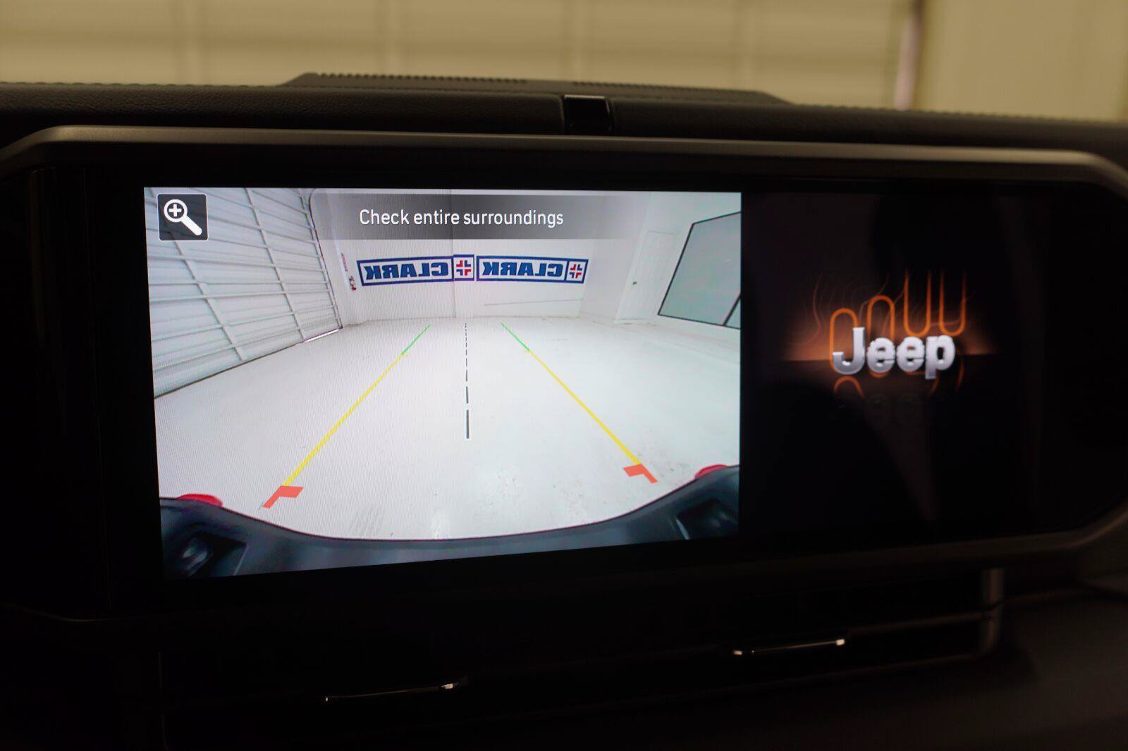 Used 2026 Jeep Gladiator Mojave AWD/4WD image 16