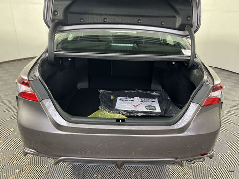 Used 2023 Toyota Camry SE w/ Convenience Package image 37