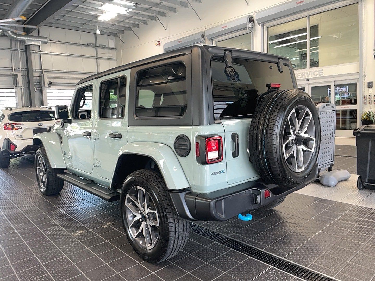 Used 2024 Jeep Wrangler Unlimited w/ Convenience Group AWD/4WD image 11