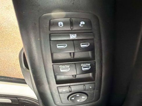 Used 2019 Jeep Grand Cherokee Limited w/ Luxury Group II AWD/4WD image 18