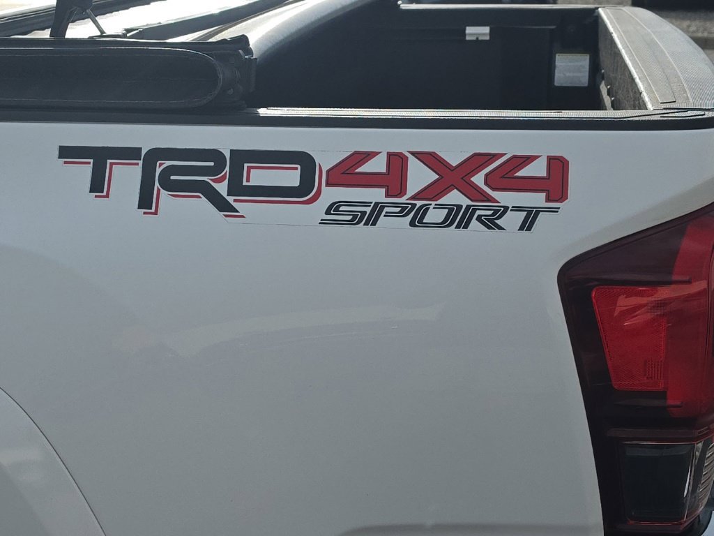 Used 2019 Toyota Tacoma TRD Sport w/ Technology Package AWD/4WD image 5