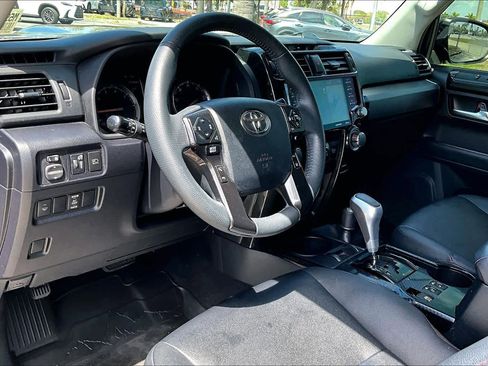 Used 2021 Toyota 4Runner TRD Off-Road Premium AWD/4WD image 18