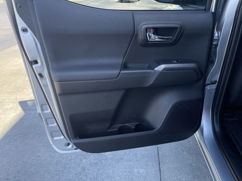 Used 2023 Toyota Tacoma TRD Sport image 27