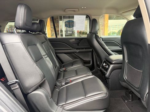 Used 2022 Lincoln Aviator 2WD image 23