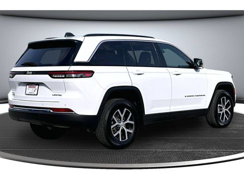 Certified 2025 Jeep Grand Cherokee Limited AWD/4WD image 18