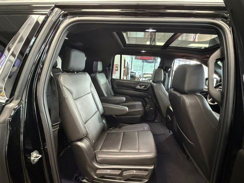 Used 2022 Chevrolet Suburban LT w/ LT Signature Plus Package AWD/4WD image 40