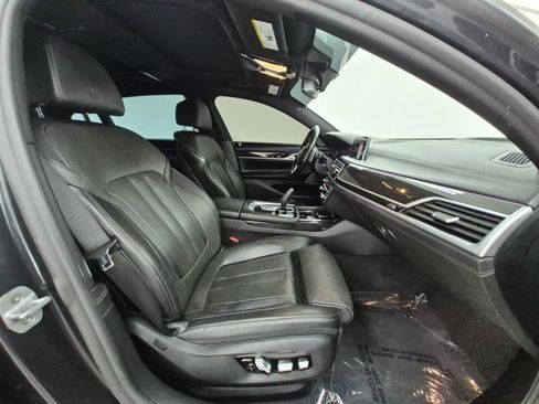 Used 2019 BMW 740i w/ Executive Package RWD image 20