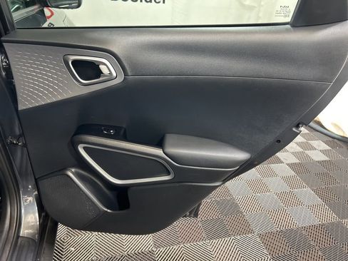 Used 2022 Kia Soul LX w/ Technology Package image 13