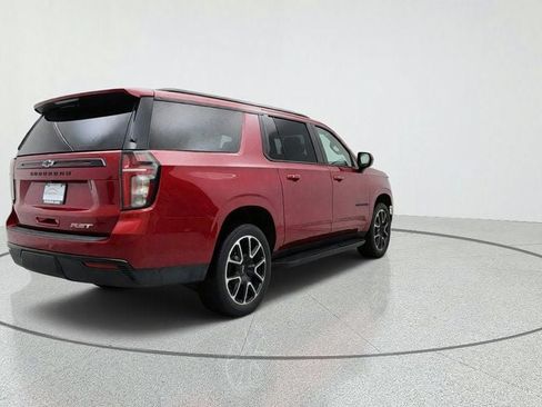 Used 2023 Chevrolet Suburban RST AWD/4WD image 5
