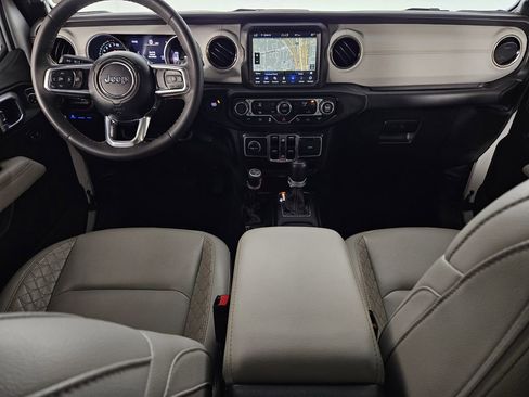 Used 2023 Jeep Wrangler Unlimited Sahara AWD/4WD image 7
