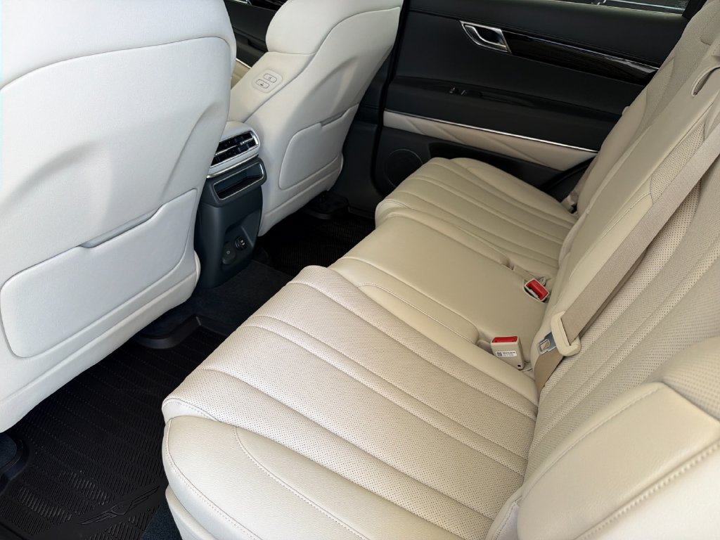New 2026 Genesis GV80 2.5T RWD image 12