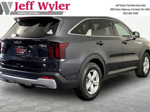 New 2026 Kia Sorento LX FWD image 7
