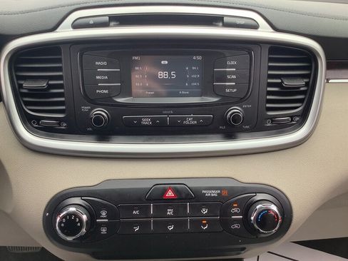 Used 2017 Kia Sorento AWD image 21