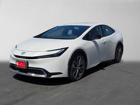 Certified 2026 Toyota Prius XLE FWD image 7