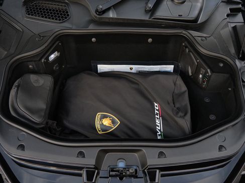 Used 2025 Lamborghini Revuelto AWD/4WD image 30