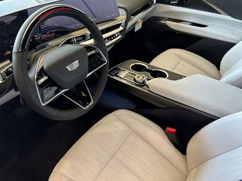 New 2026 Cadillac Lyriq Sport image 10