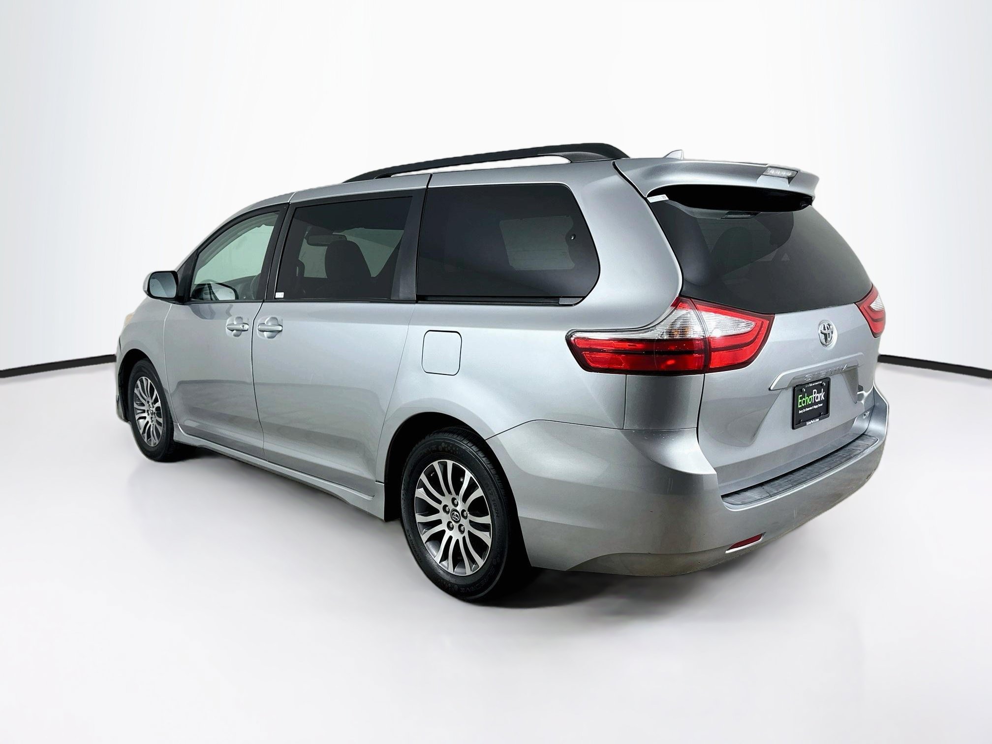 Used 2018 Toyota Sienna XLE FWD image 5