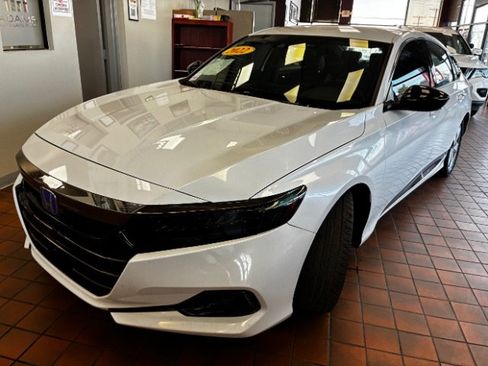 Used 2022 Honda Accord Sport image 8