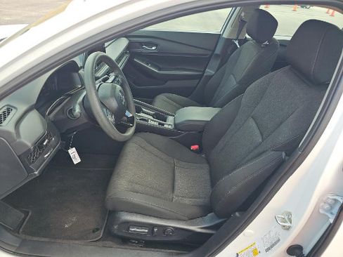 Used 2025 Honda Accord SE image 8