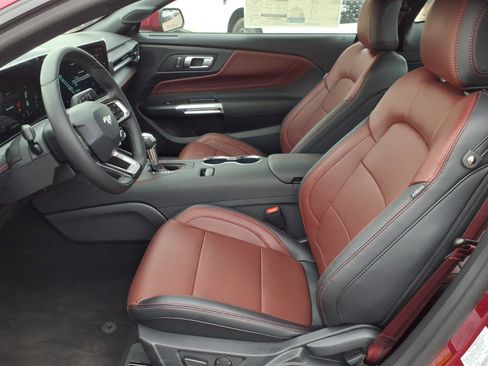 Used 2025 Ford Mustang Premium RWD image 6