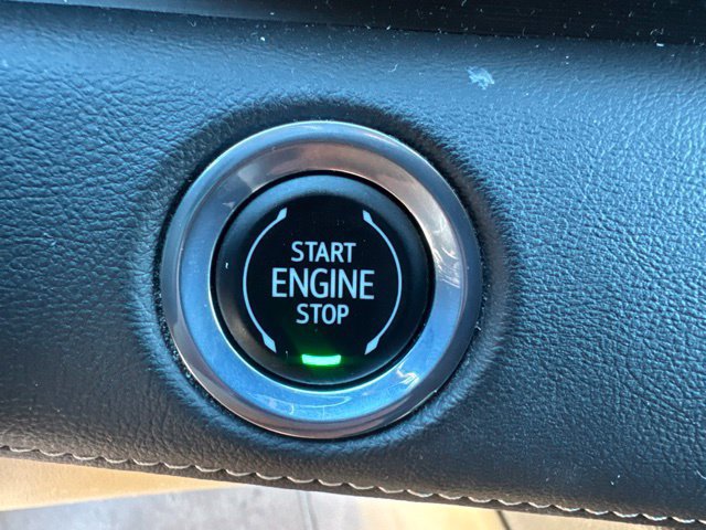 Used 2023 Cadillac Escalade Premium Luxury AWD/4WD image 27