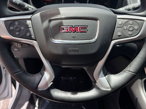Used 2024 GMC Terrain SLT AWD/4WD image 30