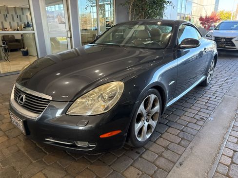Used 2008 Lexus SC 430 Convertible image 2