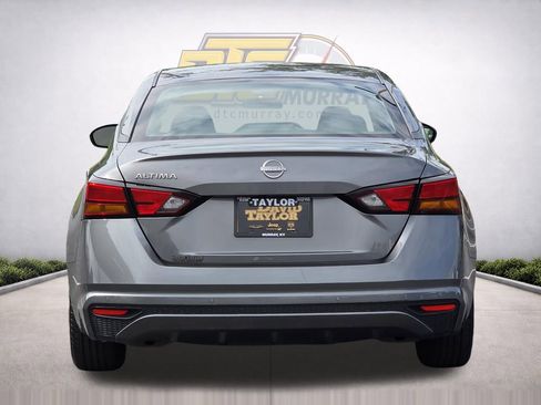 Used 2024 Nissan Altima 2.5 S FWD image 6
